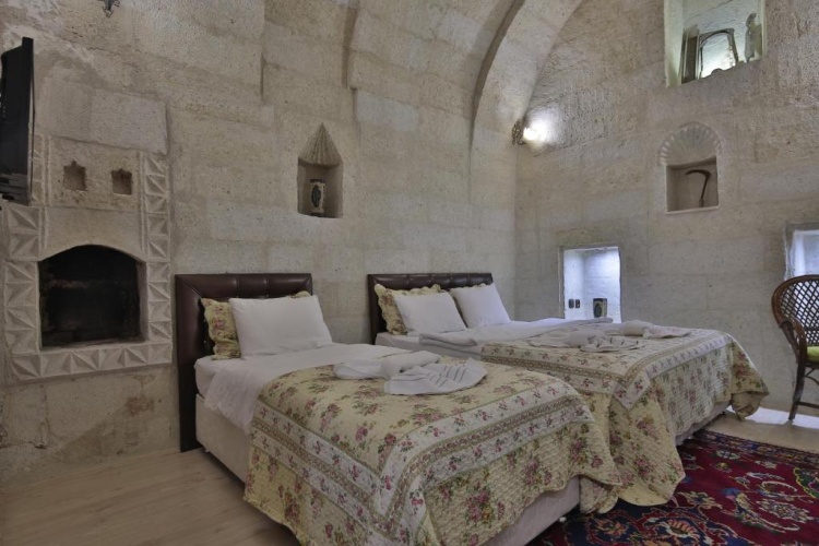 Cave Triple room