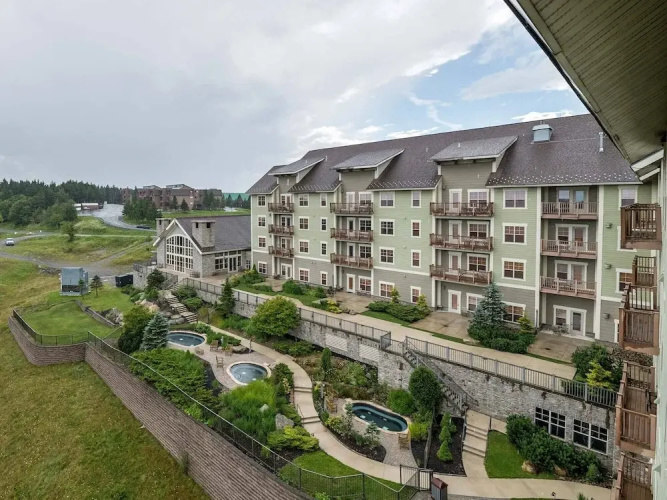 Soaring Eagle #405: 3 Br Location! Slope Side, Hot Tub