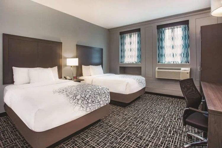 Deluxe Quadruple room