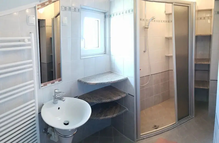 Beautiful 2-bed Apartment in Nin