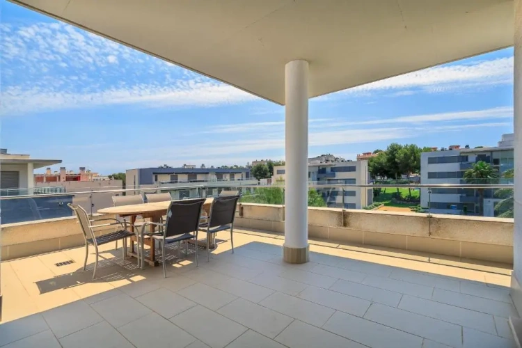 2 Bedrooms Standard Attic room with pool view