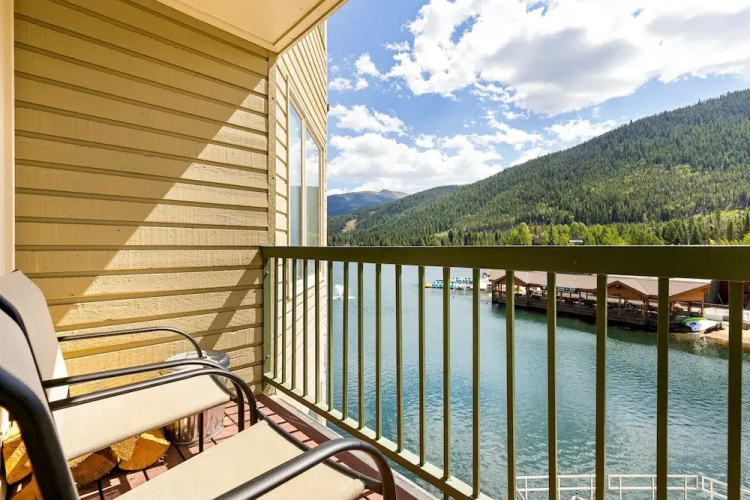 1483 Lakeside 1 Bedroom Condo