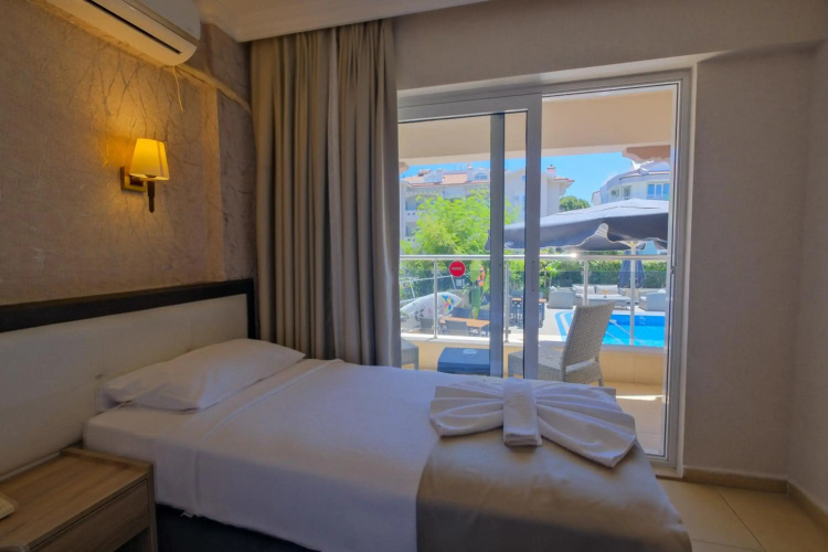 Moni Hotel