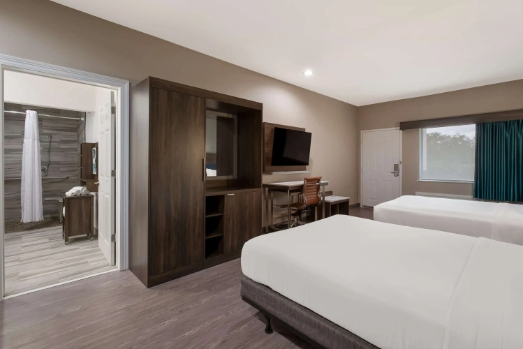 Quadruple Suite