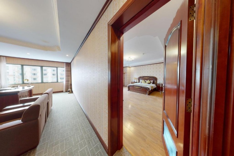 Deluxe Suite