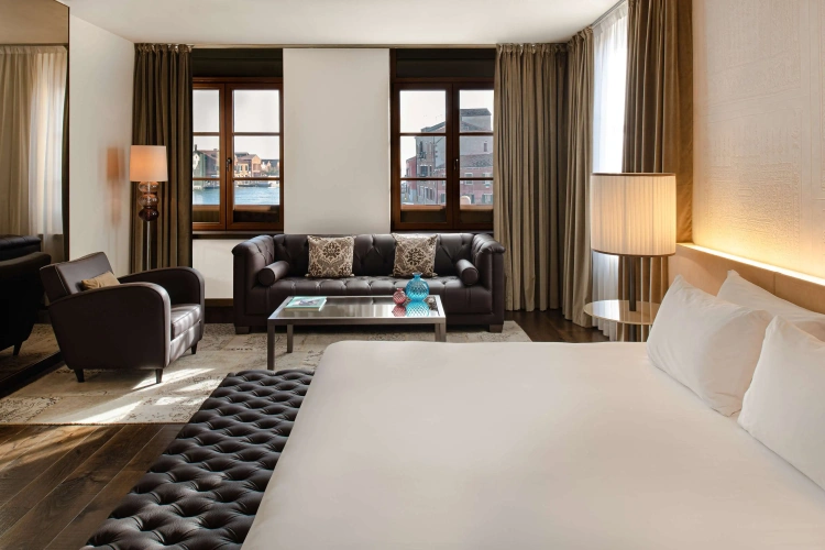 Double Junior Suite with Canal View