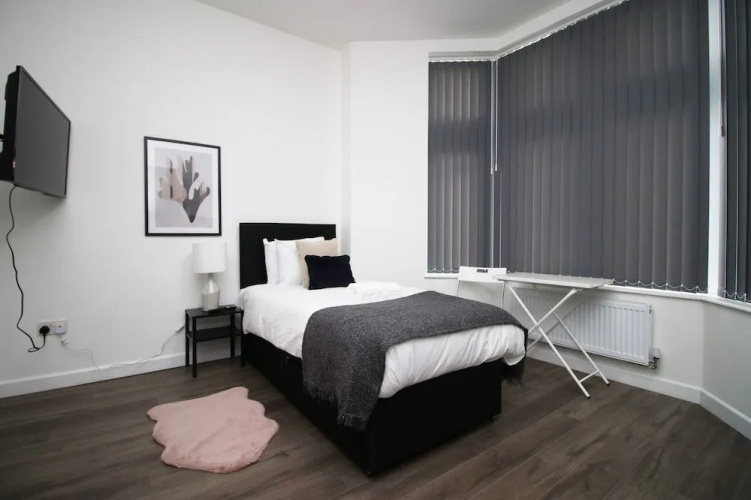 Tŷ Suites Aparthotel