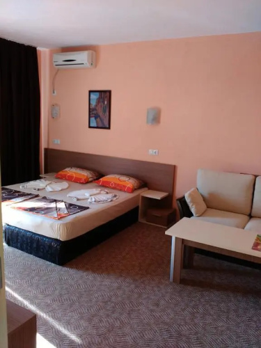 Fits Guest House