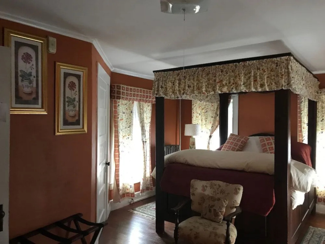 Monadnock Inn