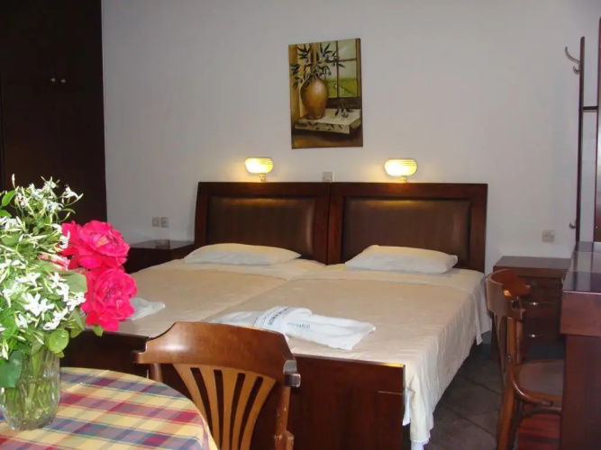 Akrogiali Studios & Rooms