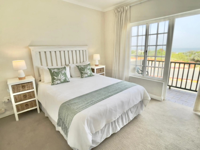 8 Settler Sands Beachfront Accommodation Sea View