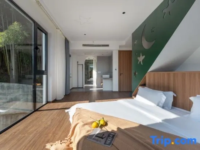 6 Bedrooms Standard room