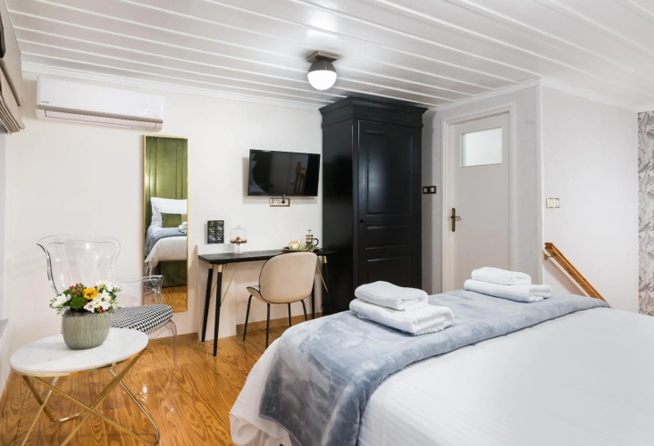 Mavrogenous Luxury Apartments
