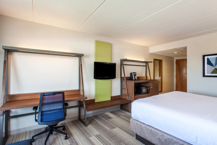 Holiday Inn Express Hauppauge-Long Island photo 7