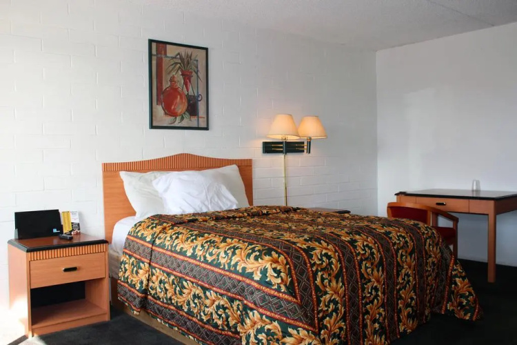 Amazon Motel