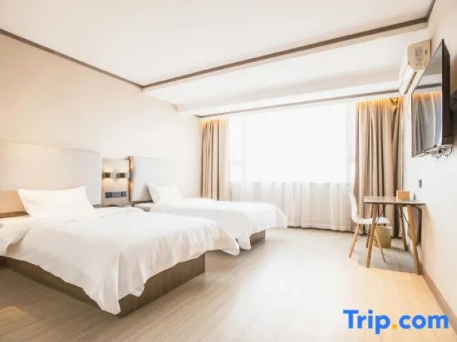 Standard Double room with street view