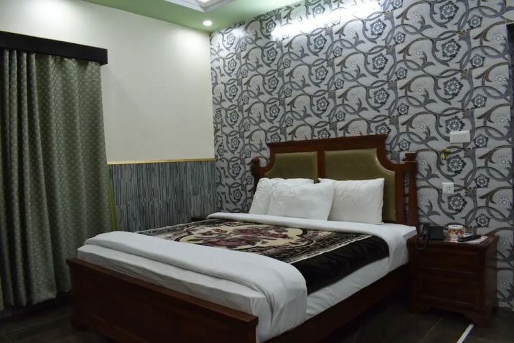 Dream Land Hotel