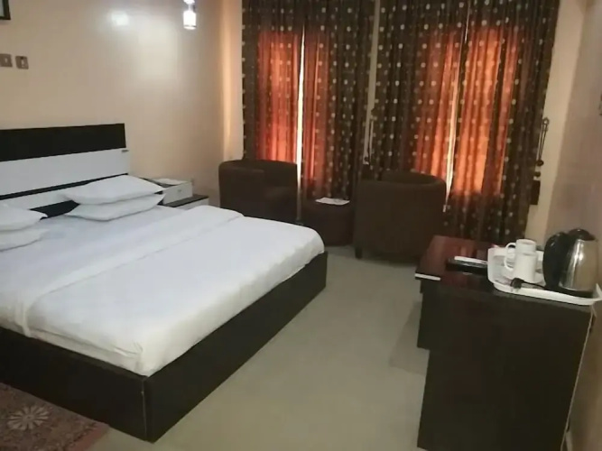 Quarter House Hotel