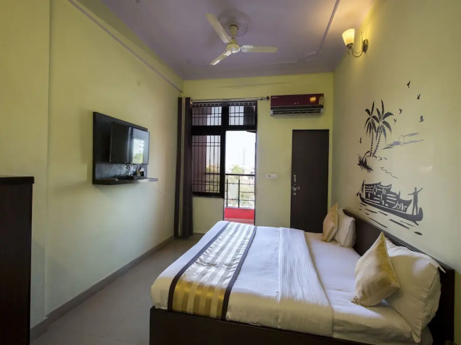 OYO 7794 Hotel Raghukul