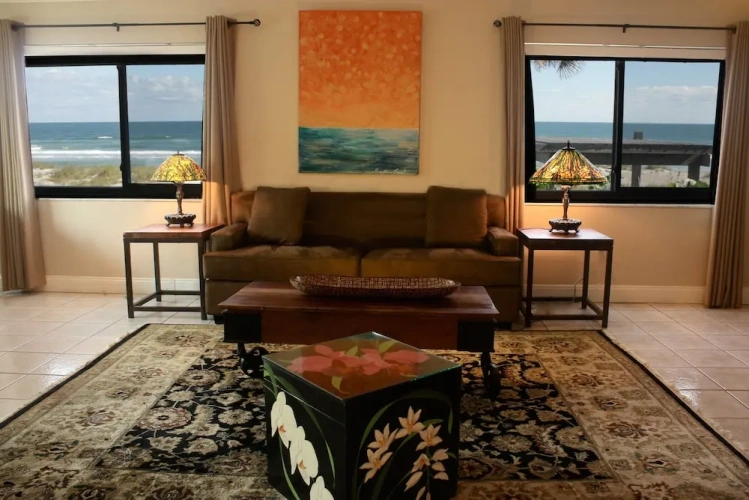 2 Bedrooms Grand Apartment oceanfront