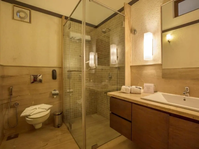 Deluxe Suite with pool view