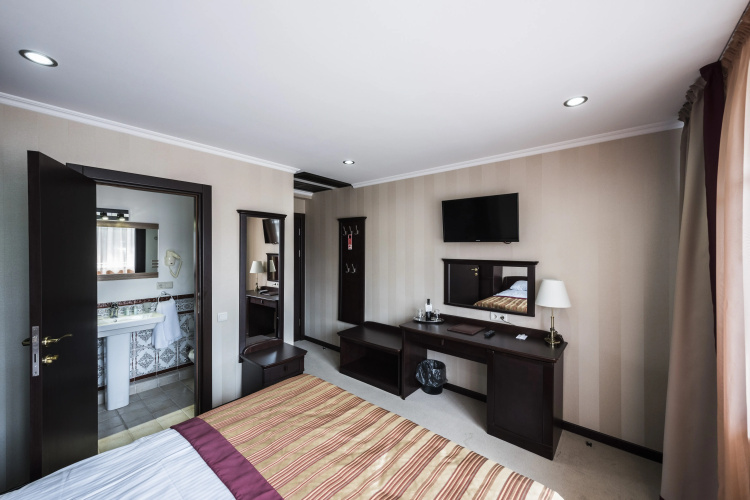 Kopala Rikhe Hotel