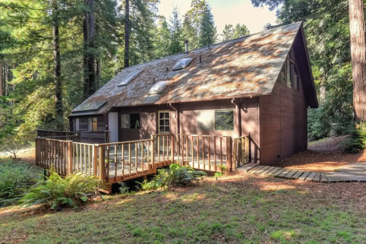 Cozy Treehouse