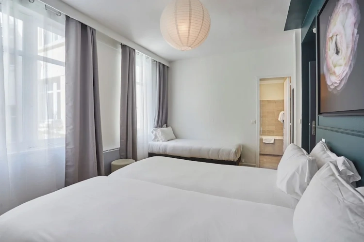 Triple room