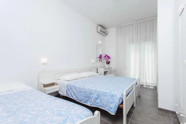 Standard Triple room with balcony