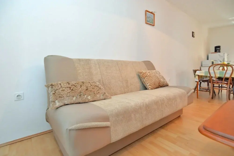 Apartment 1725