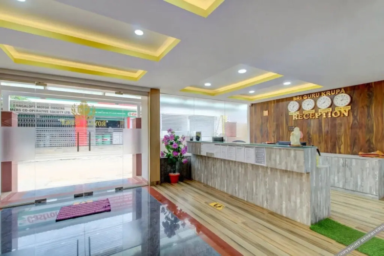 Capital O 76540 Hotel Slice