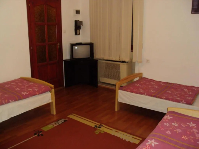 Erik Apartments