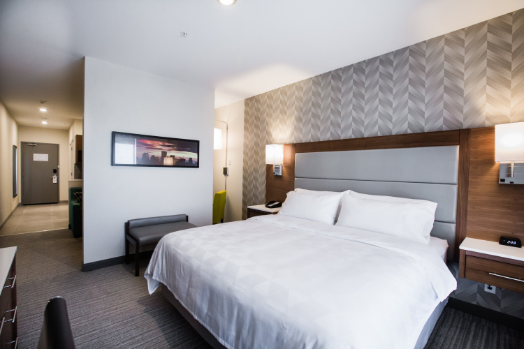 Holiday Inn & Suites Calgary South - Conference Center photo 6