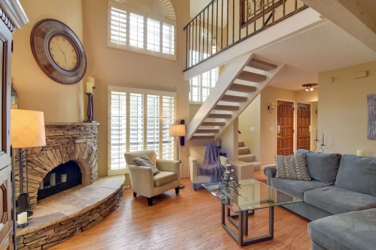 2 Bedrooms Apartment