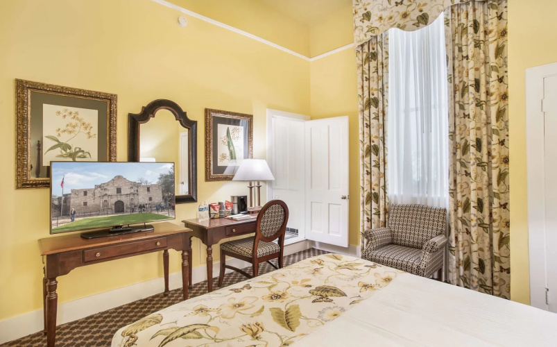 Menger HotelOver view
