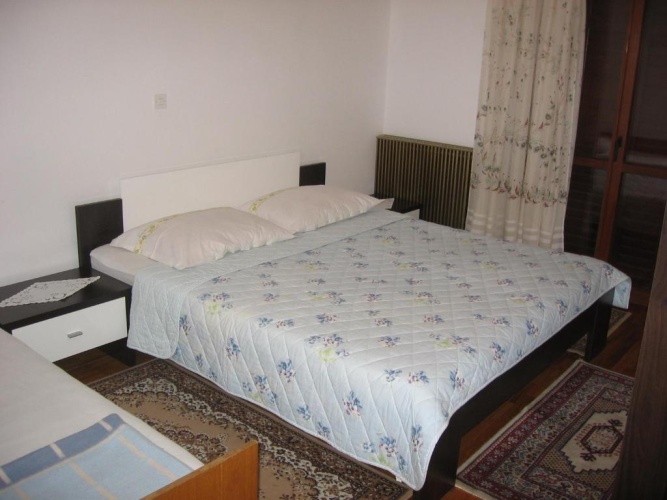 3 Bedrooms Apartment