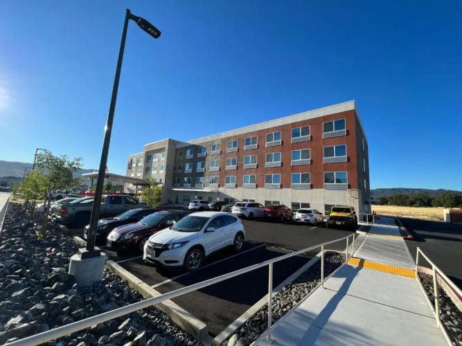 Holiday Inn Express and Suites Ukiah by IHG