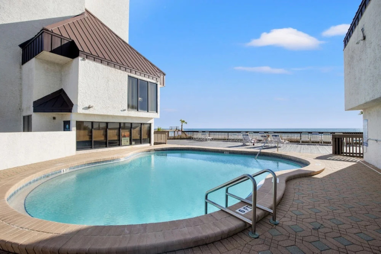 Beach Haven! 2BR 2BA Sleeps 6! Coastal Paradise Awaits!
