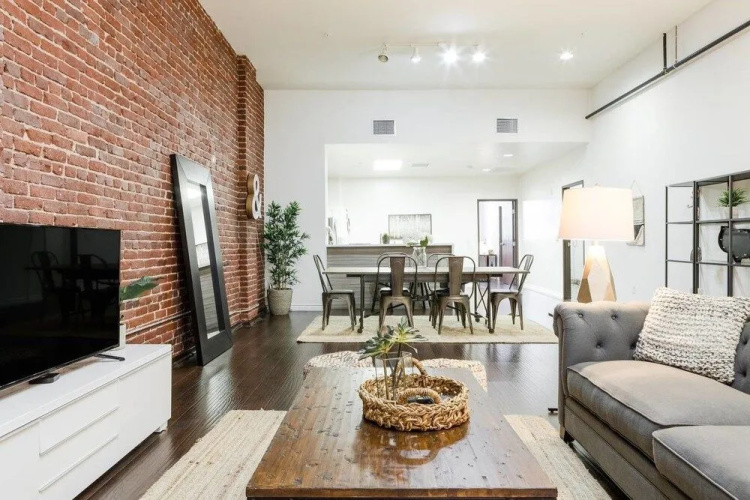 Explore Downtown From A Debonair Urban Loft