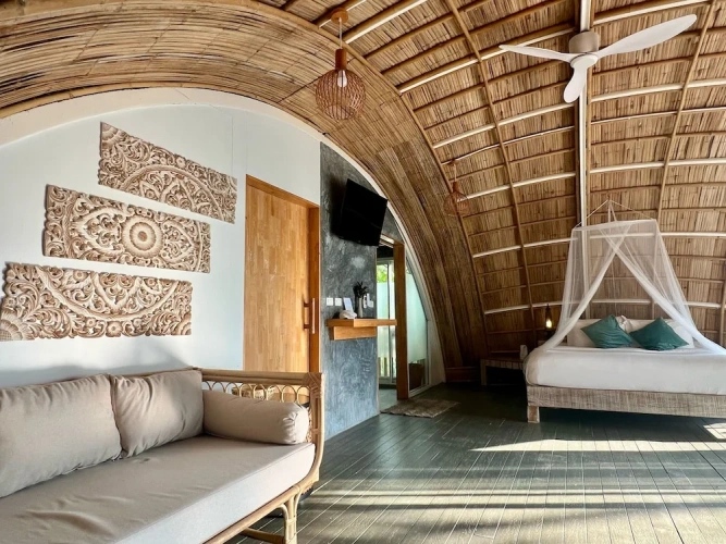 Bungalow with balcony