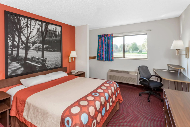 Super 8 By Wyndham Washington/peoria Area - Illinois
