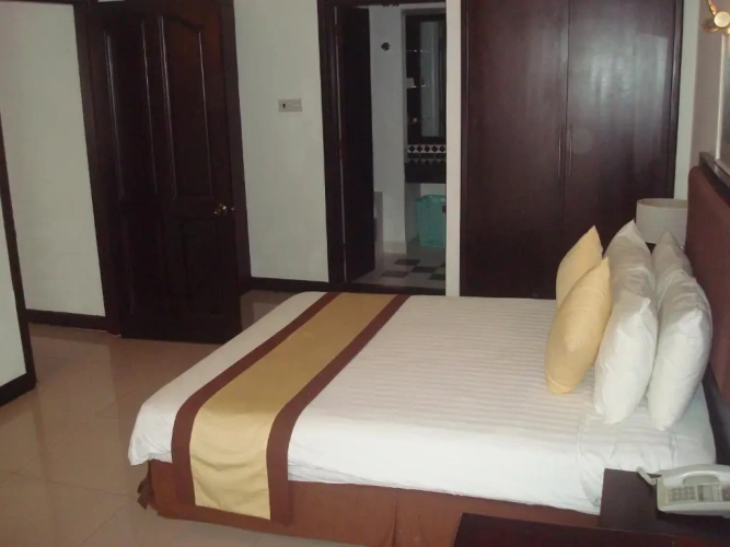 3 Bedrooms Apartment