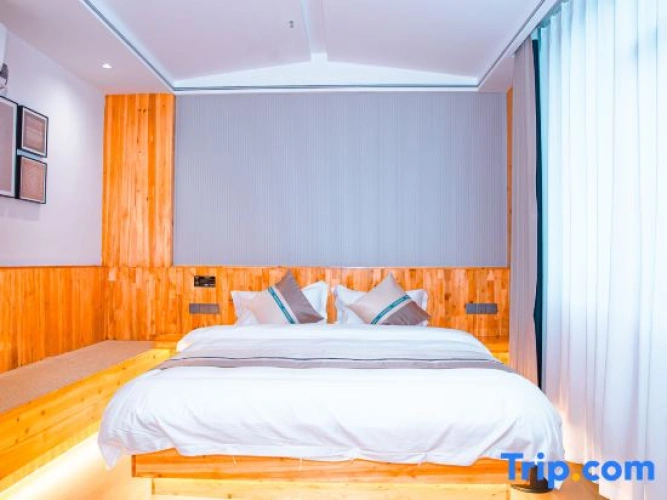 Deluxe Family Suite