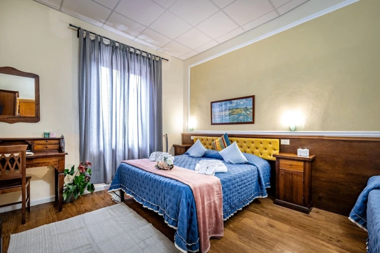 Classic Triple room