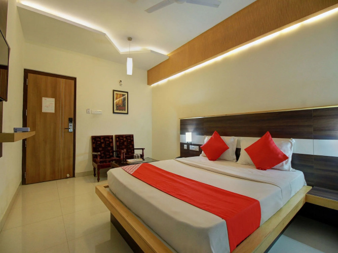 OYO 14406 Hotel Subashree