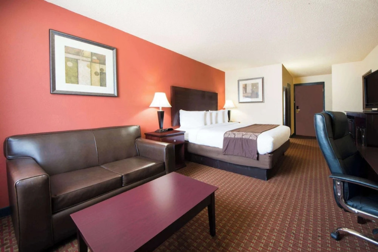 Grand Prairie Hotel