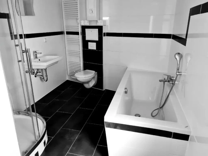3 Bedrooms Apartment