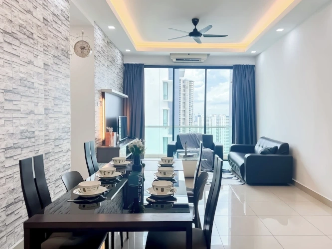 3 Bedrooms Apartment