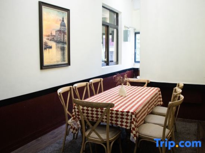 4 Bedrooms Villa