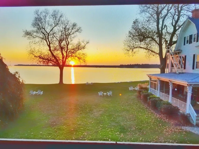 Deluxe Double Suite with water view